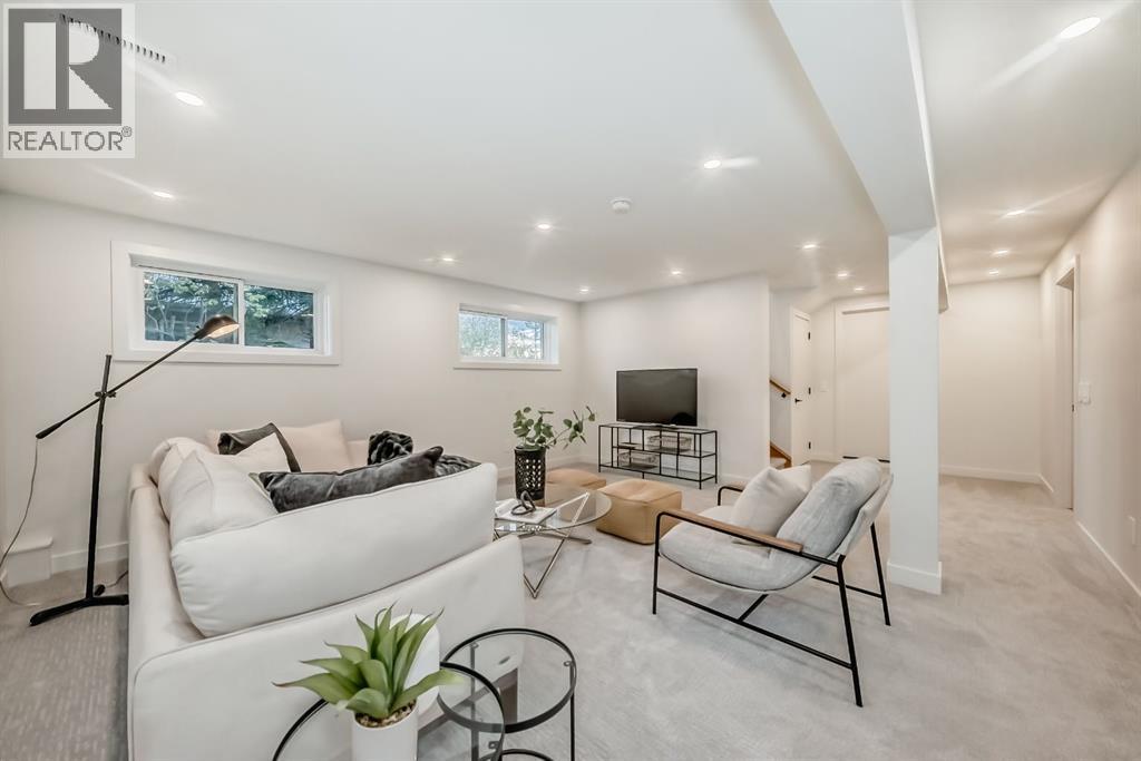 26 Dalgetty Place Nw, Calgary, Alberta  T3A 1H9 - Photo 10 - A2261767