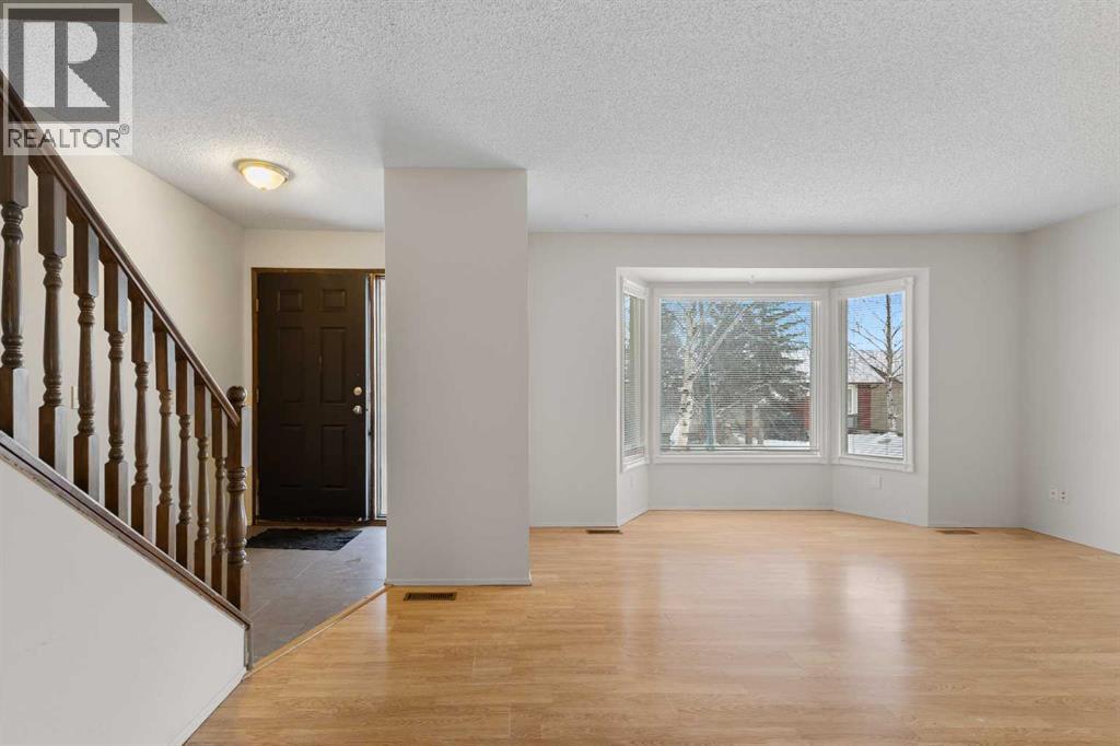 15 Edgedale Way Nw, Calgary, Alberta  T3A 2P7 - Photo 11 - A2274550