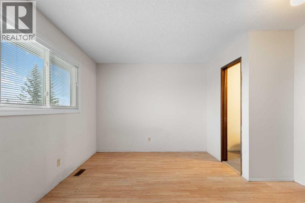 15 Edgedale Way Nw, Calgary, Alberta  T3A 2P7 - Photo 23 - A2274550