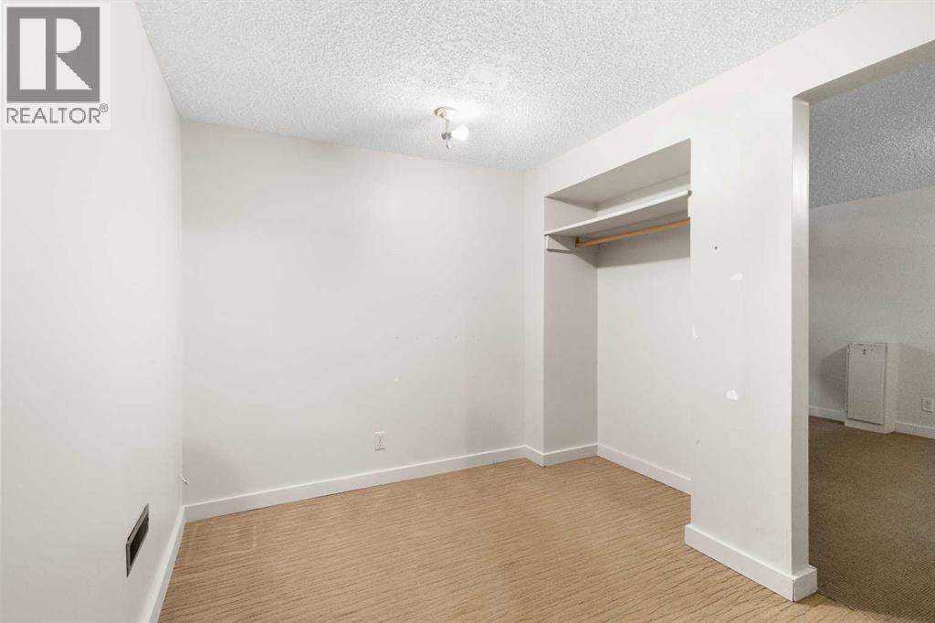 15 Edgedale Way Nw, Calgary, Alberta  T3A 2P7 - Photo 35 - A2274550