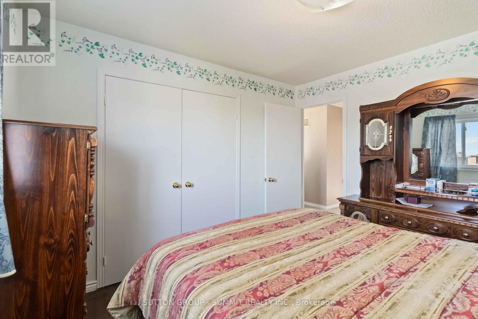 5607 Palmerston Crescent, Mississauga, Ontario L5M 5Y6 - Photo 7 - W12470727