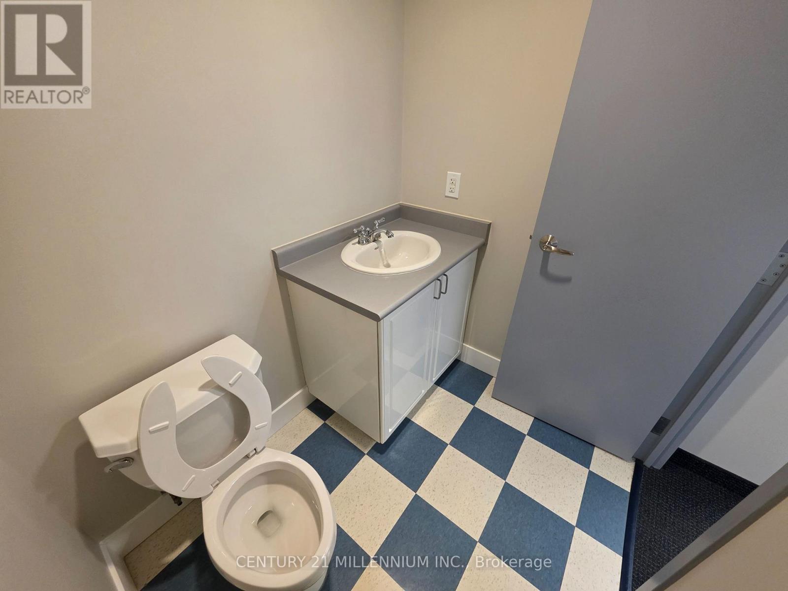 212 - 2250 Bovaird Drive E, Brampton, Ontario L6R 0W3 - Photo 10 - W12616822