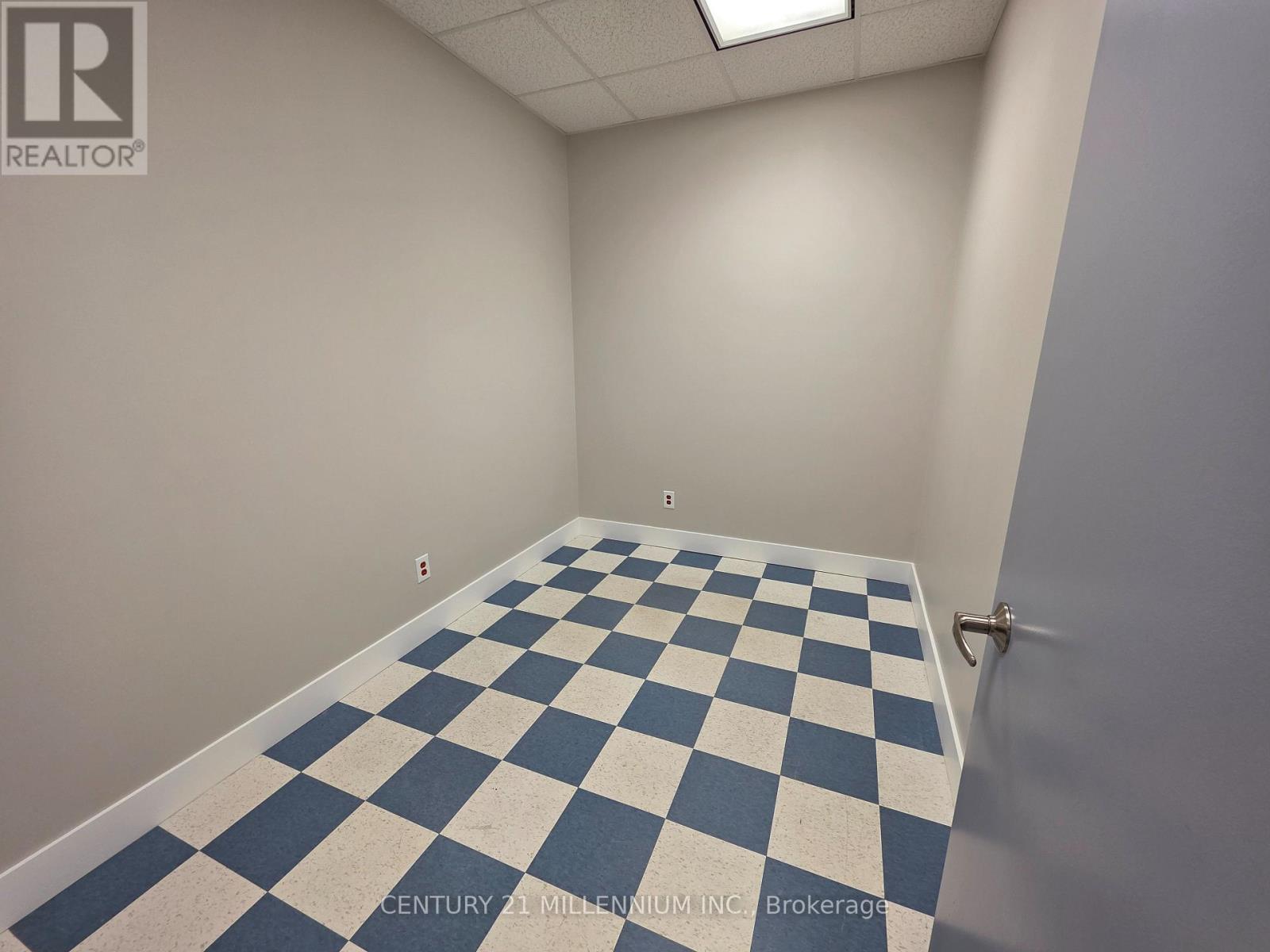 212 - 2250 Bovaird Drive E, Brampton, Ontario L6R 0W3 - Photo 6 - W12616822