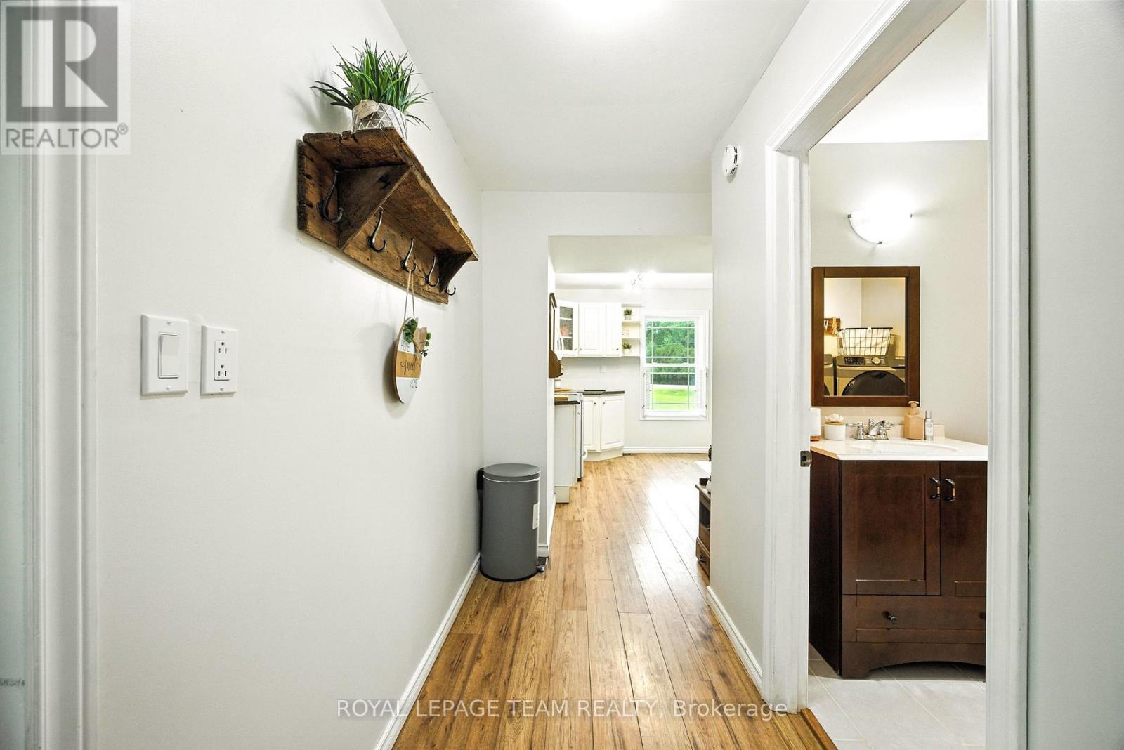 15 Main Street E, Merrickville-Wolford, Ontario  K0G 1G0 - Photo 17 - X12617372