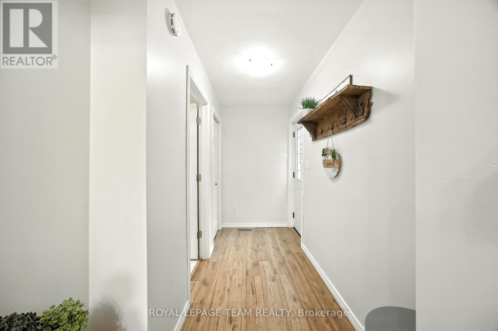 15 Main Street E, Merrickville-Wolford, Ontario  K0G 1G0 - Photo 14 - X12617372