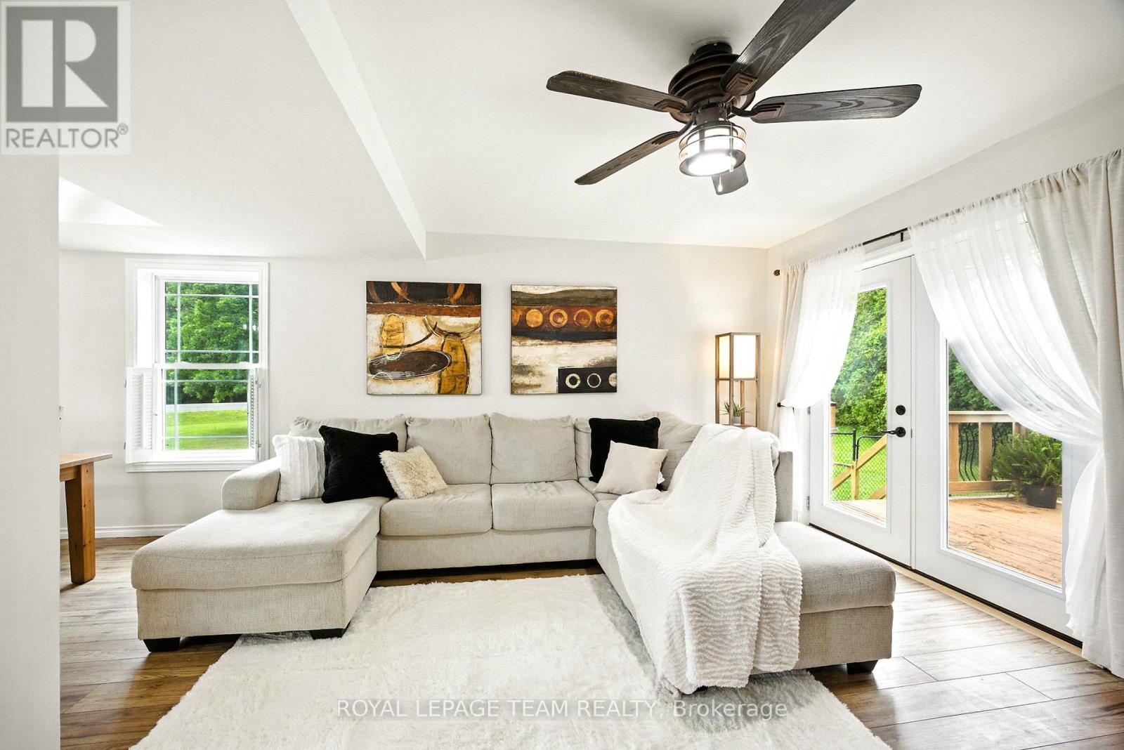 15 Main Street E, Merrickville-Wolford, Ontario  K0G 1G0 - Photo 6 - X12617372