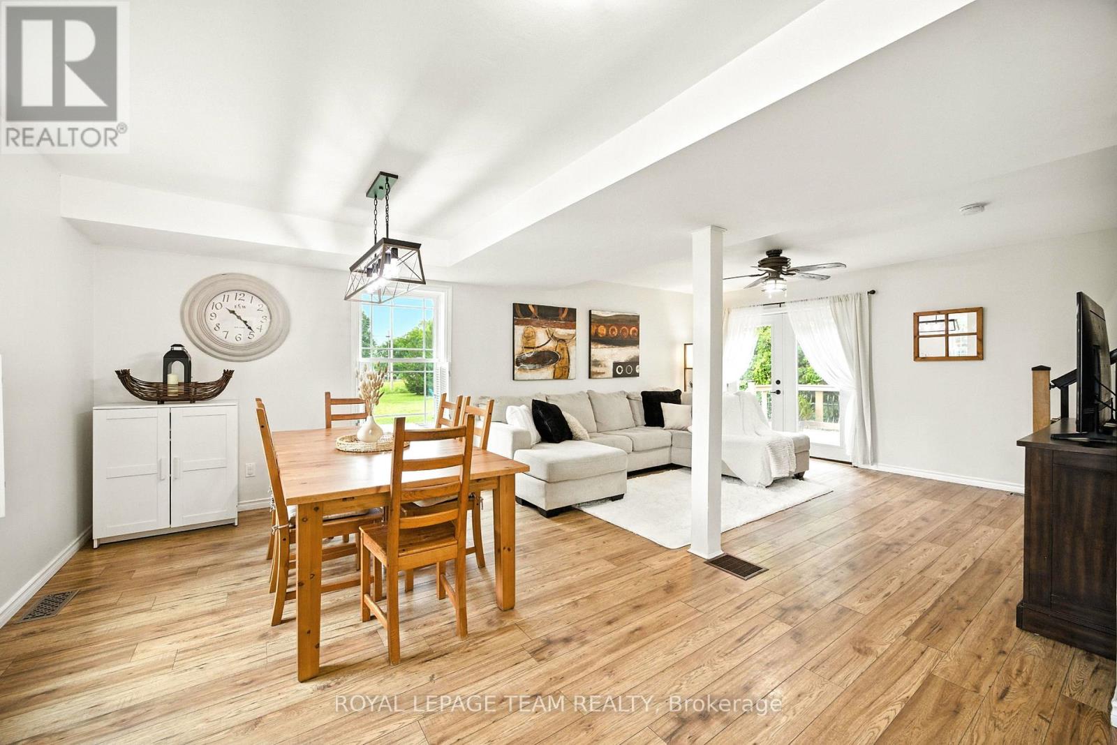 15 Main Street E, Merrickville-Wolford, Ontario  K0G 1G0 - Photo 4 - X12617372