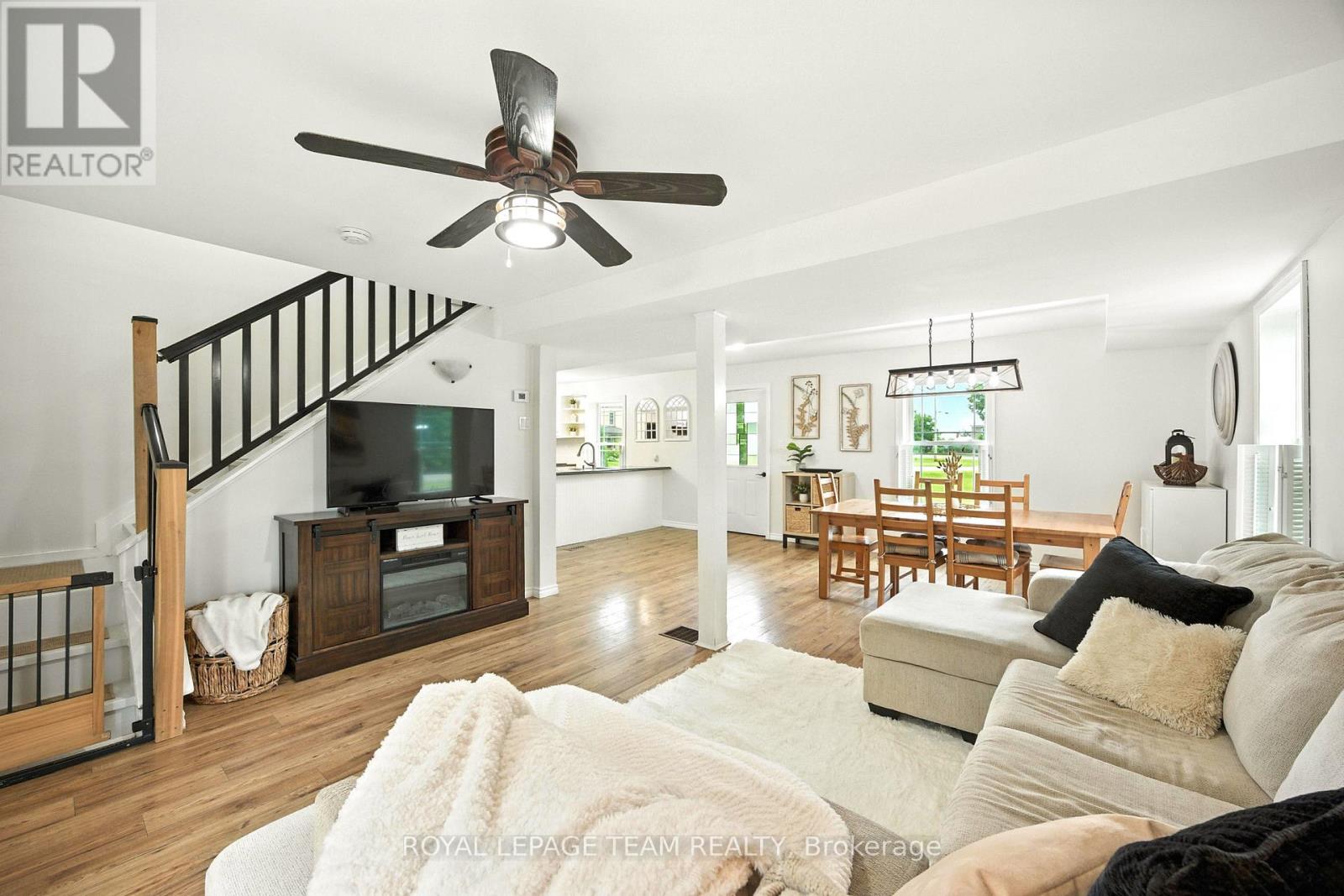 15 Main Street E, Merrickville-Wolford, Ontario  K0G 1G0 - Photo 7 - X12617372