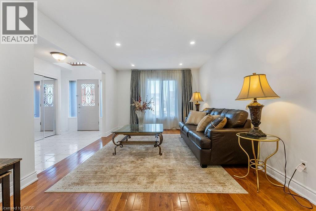 113 Greenshire Drive, Hamilton, Ontario  L9C 7G5 - Photo 6 - 40789670