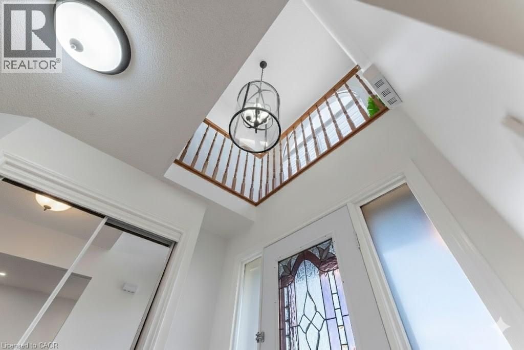 113 Greenshire Drive, Hamilton, Ontario  L9C 7G5 - Photo 3 - 40789670