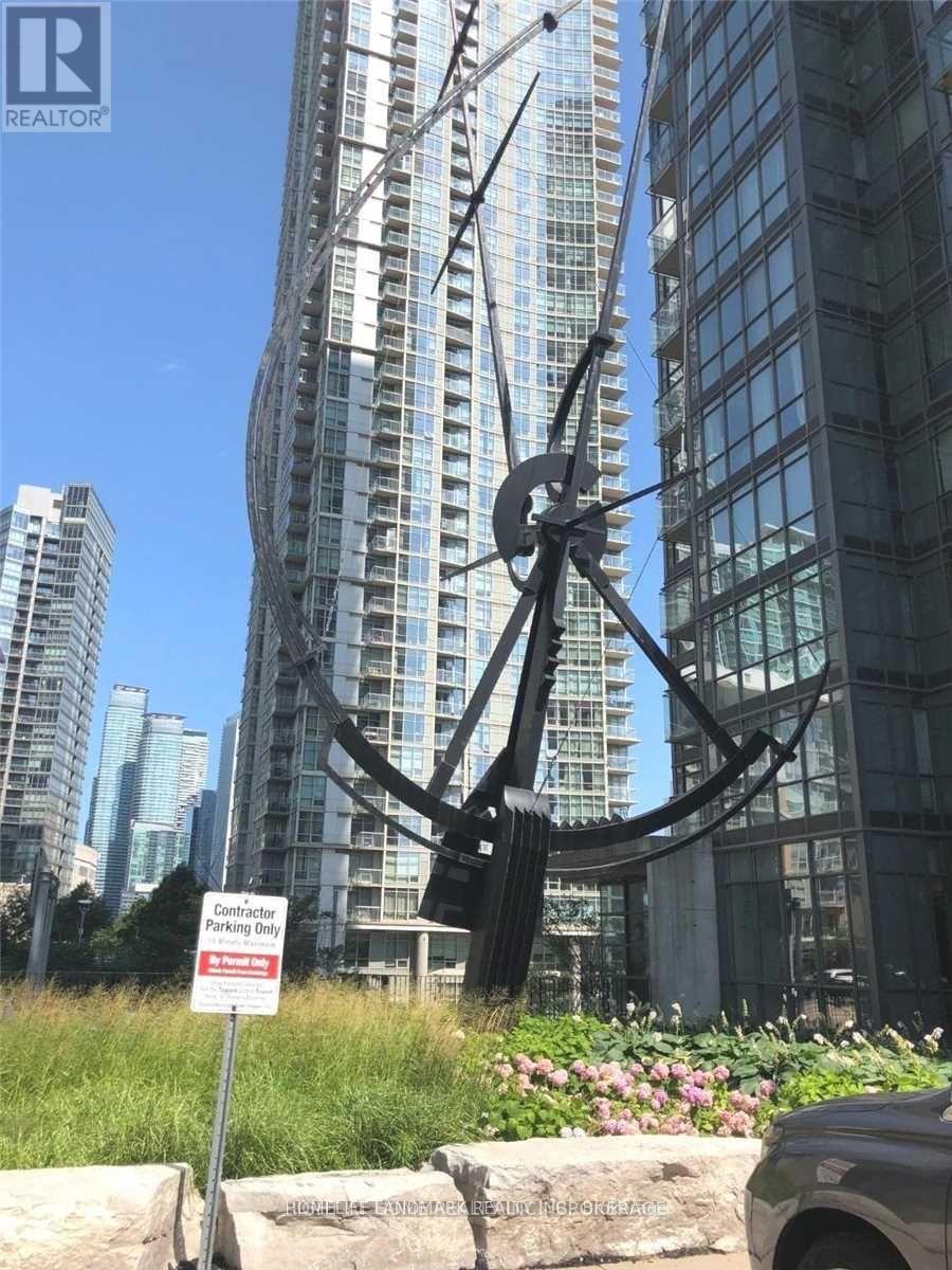 712 - 15 FORT YORK BOULEVARD, Toronto, Ontario