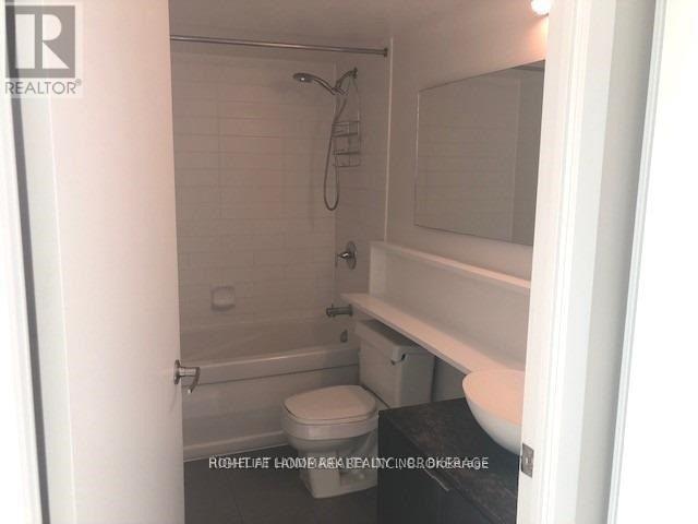 712 - 15 Fort York Boulevard, Toronto, Ontario  M5V 3Y4 - Photo 12 - C12617386