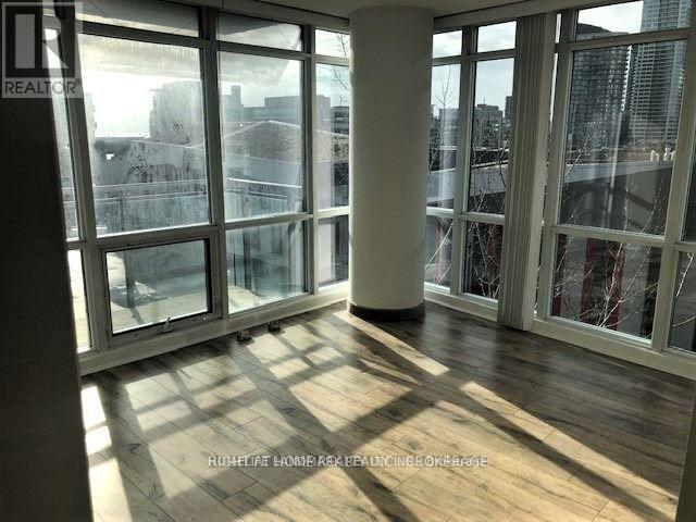 712 - 15 Fort York Boulevard, Toronto, Ontario  M5V 3Y4 - Photo 8 - C12617386