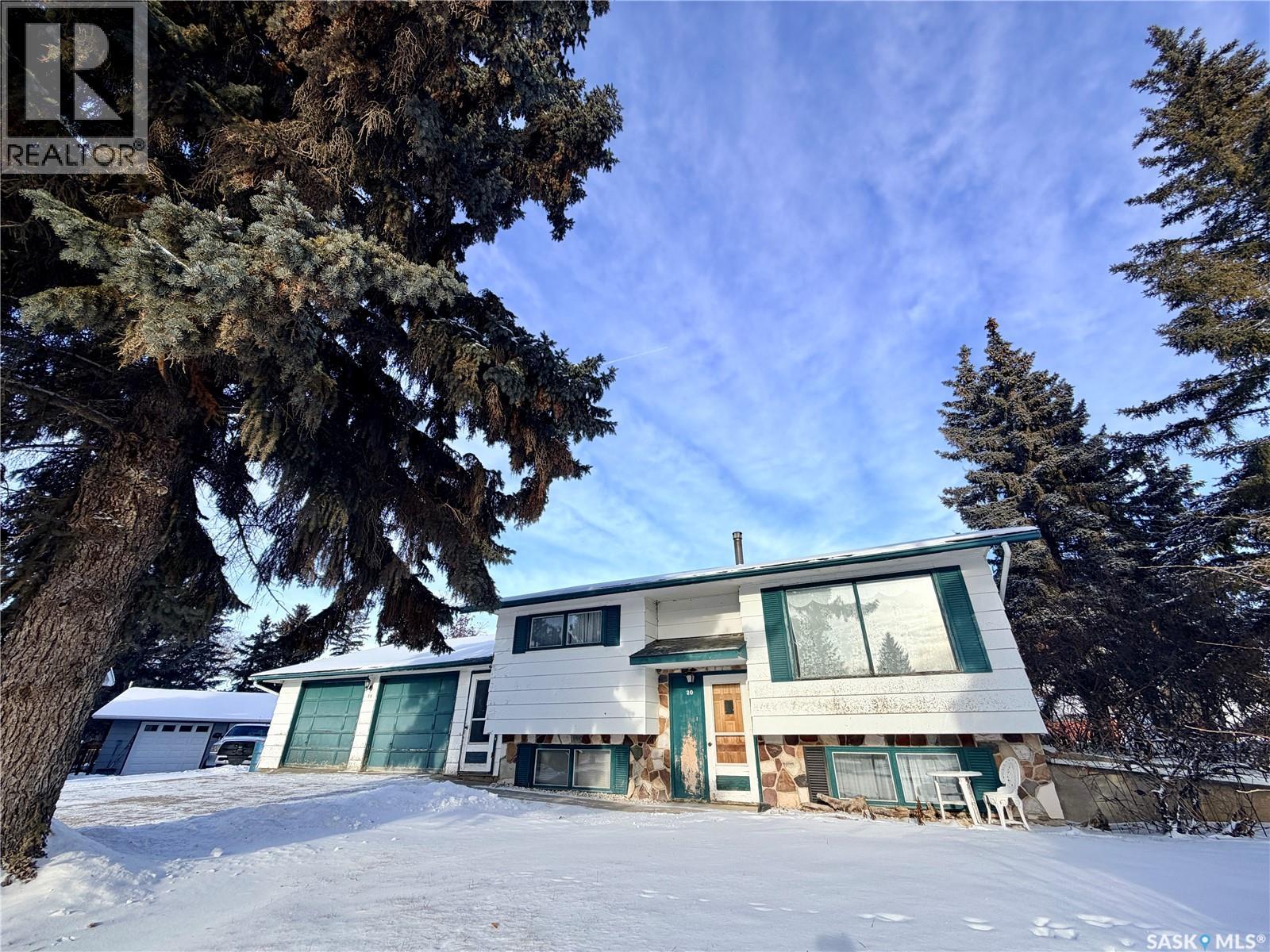 20 4th AVENUE E, Neilburg, Saskatchewan