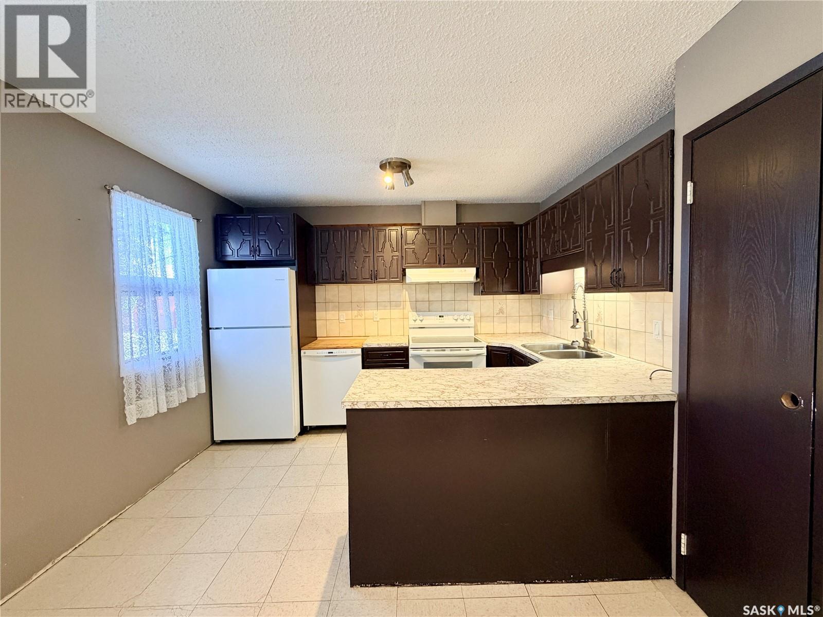 20 4th Avenue E, Neilburg, Saskatchewan  S0M 2C0 - Photo 10 - SK025441