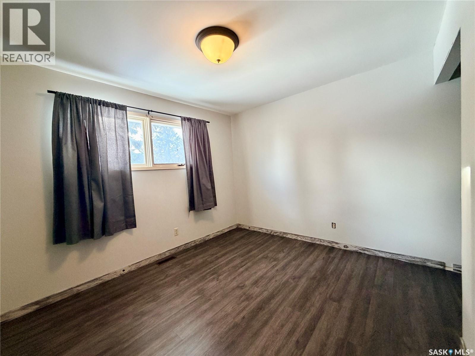 20 4th Avenue E, Neilburg, Saskatchewan  S0M 2C0 - Photo 16 - SK025441