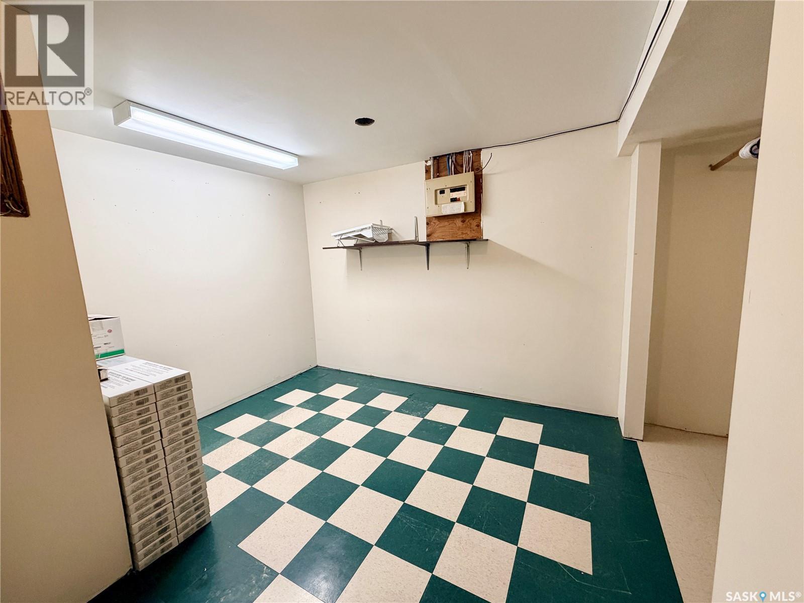 20 4th Avenue E, Neilburg, Saskatchewan  S0M 2C0 - Photo 26 - SK025441