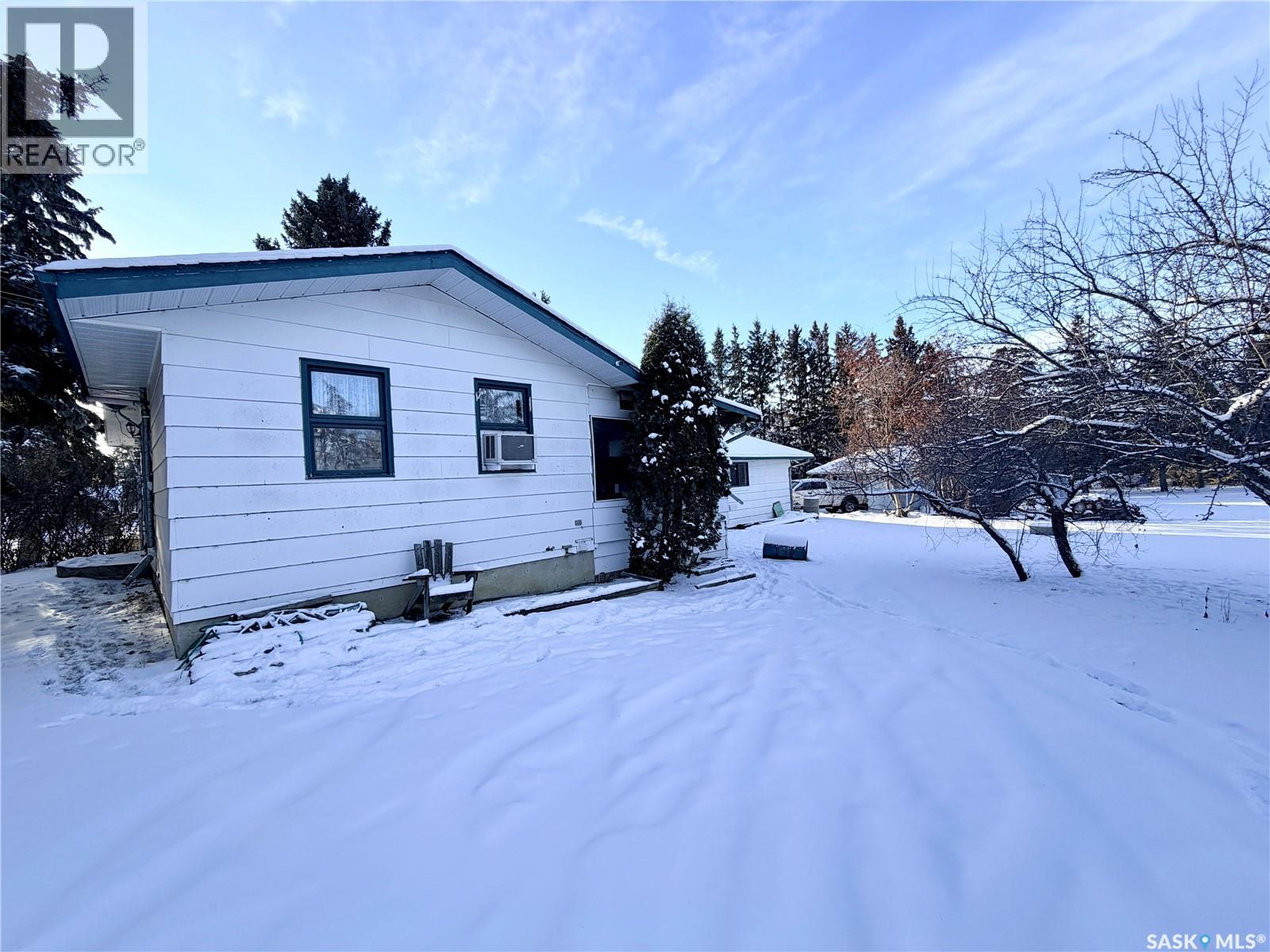 20 4th Avenue E, Neilburg, Saskatchewan  S0M 2C0 - Photo 30 - SK025441