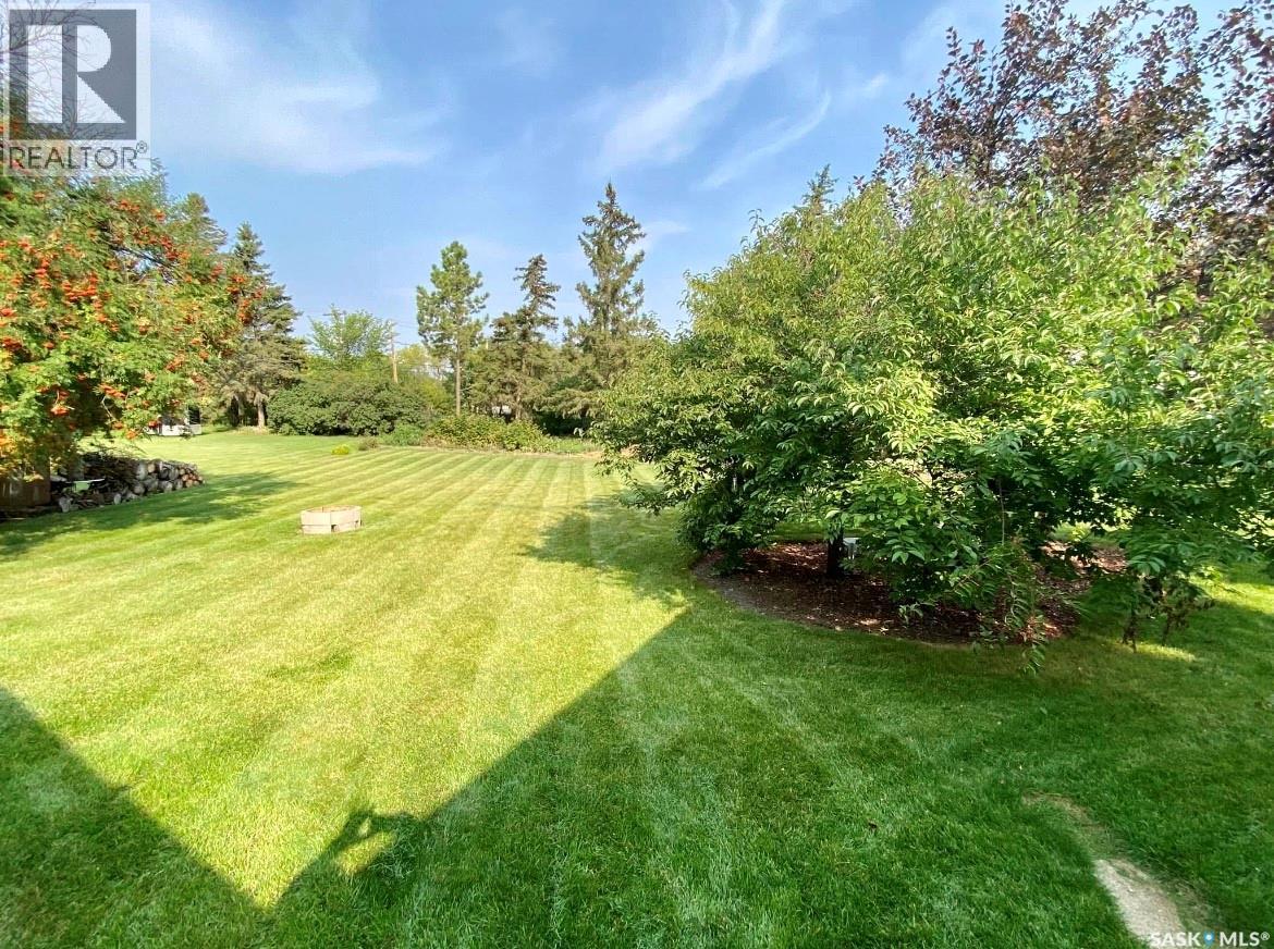 20 4th Avenue E, Neilburg, Saskatchewan  S0M 2C0 - Photo 40 - SK025441