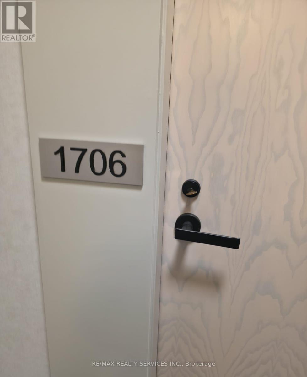 1706 - 8 Interchange Way W, Vaughan, Ontario L4K 5Z7 - Photo 3 - N12617370