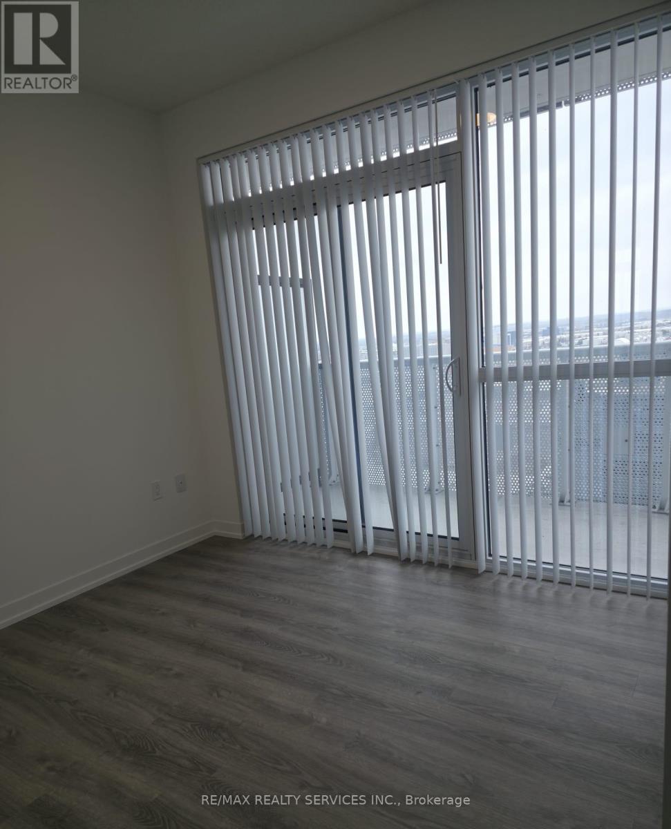 1706 - 8 Interchange Way W, Vaughan, Ontario L4K 5Z7 - Photo 8 - N12617370