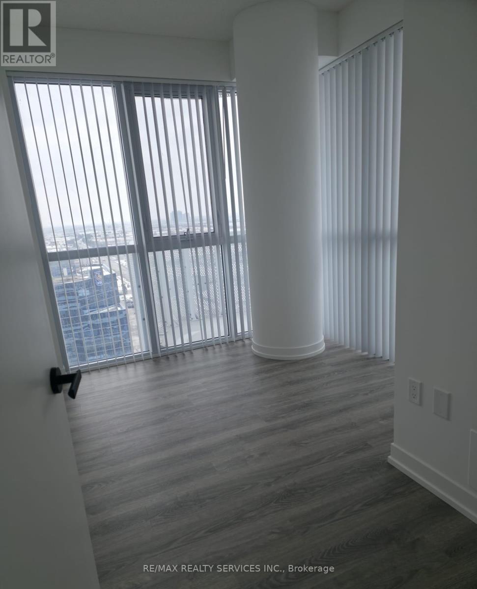 1706 - 8 Interchange Way W, Vaughan, Ontario L4K 5Z7 - Photo 9 - N12617370