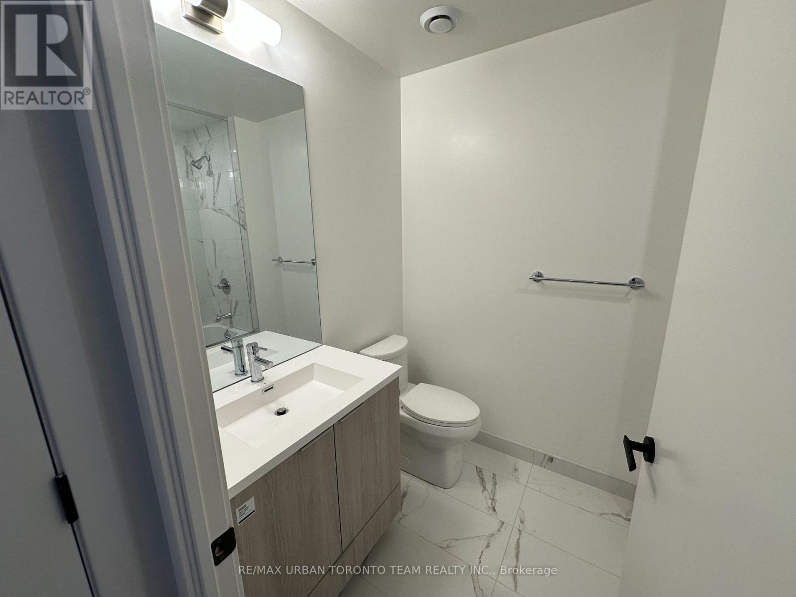 4505 - 8 Interchange Way, Vaughan, Ontario L4K 5Z7 - Photo 5 - N12617378