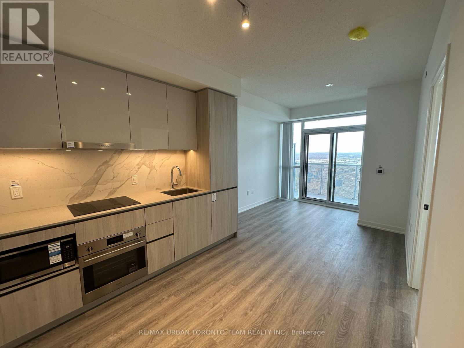 4505 - 8 Interchange Way, Vaughan, Ontario L4K 5Z7 - Photo 8 - N12617378