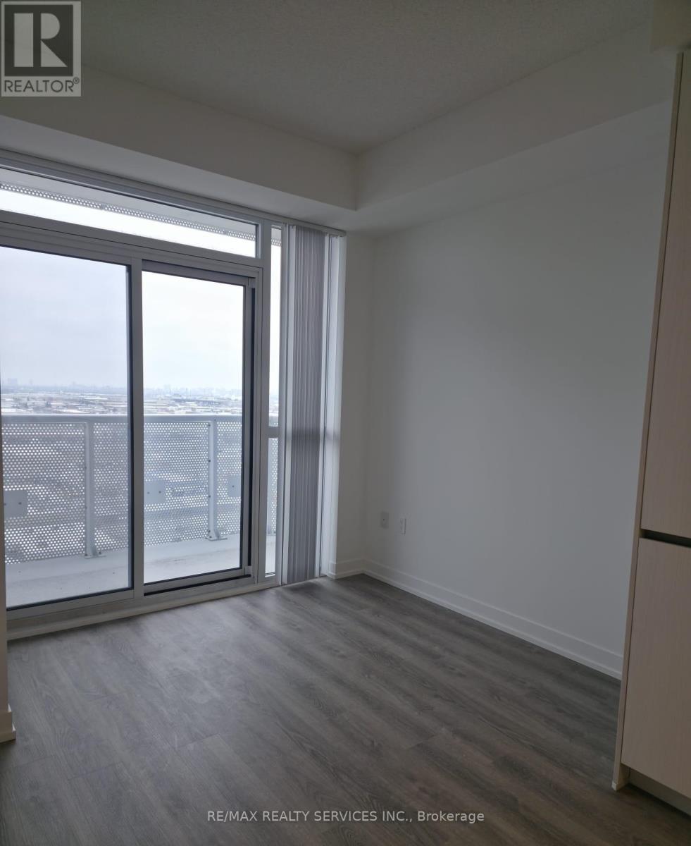 2008 - 8 Interchange Way, Vaughan, Ontario L4K 5Z7 - Photo 4 - N12617384