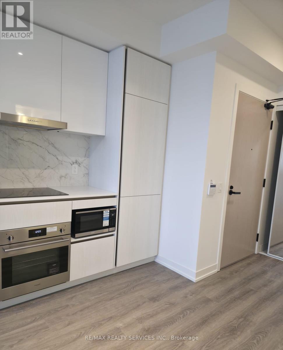 2008 - 8 Interchange Way, Vaughan, Ontario L4K 5Z7 - Photo 7 - N12617384