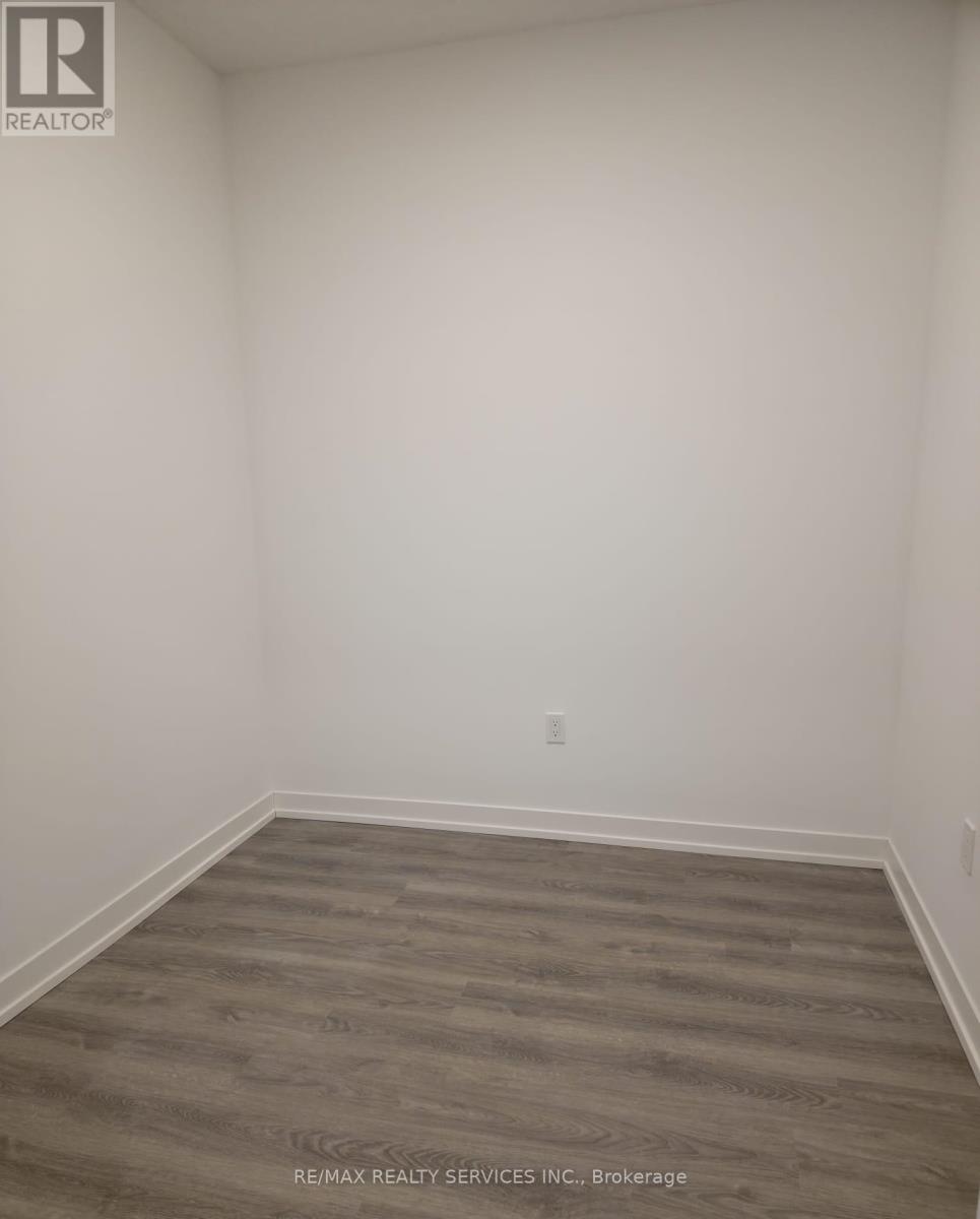 2008 - 8 Interchange Way, Vaughan, Ontario L4K 5Z7 - Photo 9 - N12617384