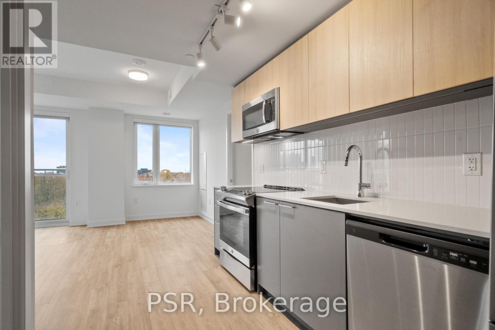 703 - 299 Campbell Avenue, Toronto, Ontario M6P 3V7 - Photo 7 - W12617368