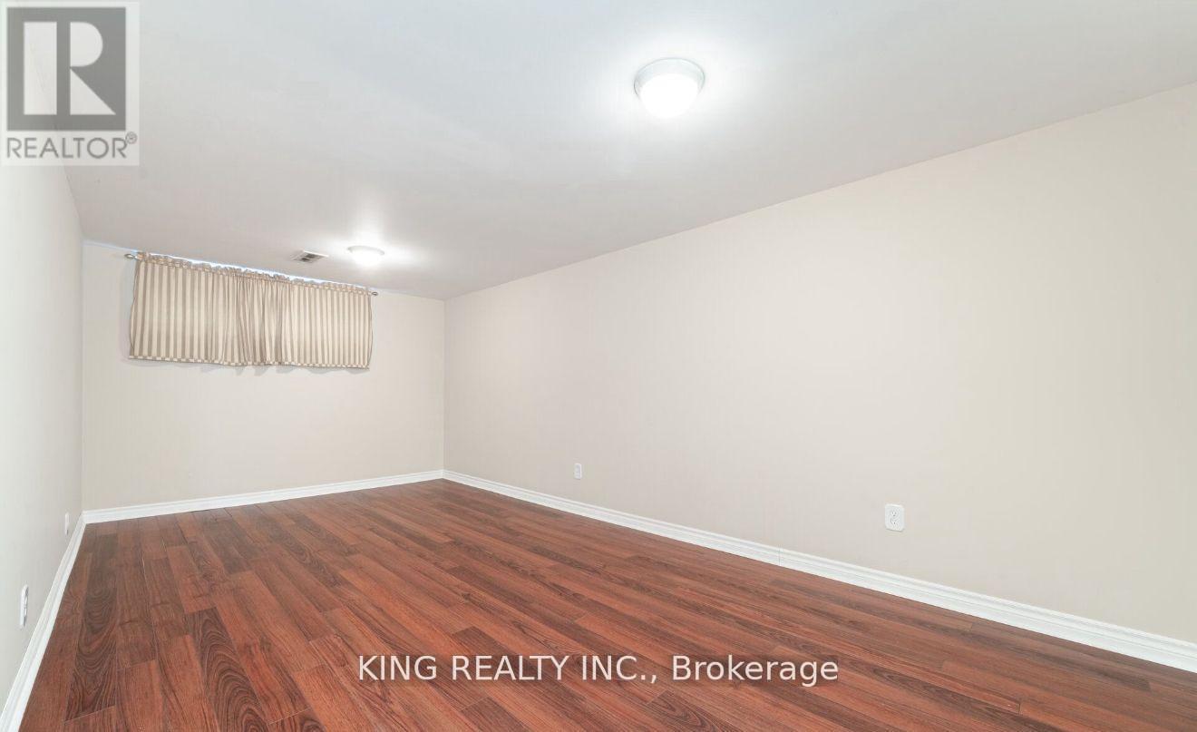 43 Grange Drive, Brampton, Ontario L6X 2H1 - Photo 13 - W12617374