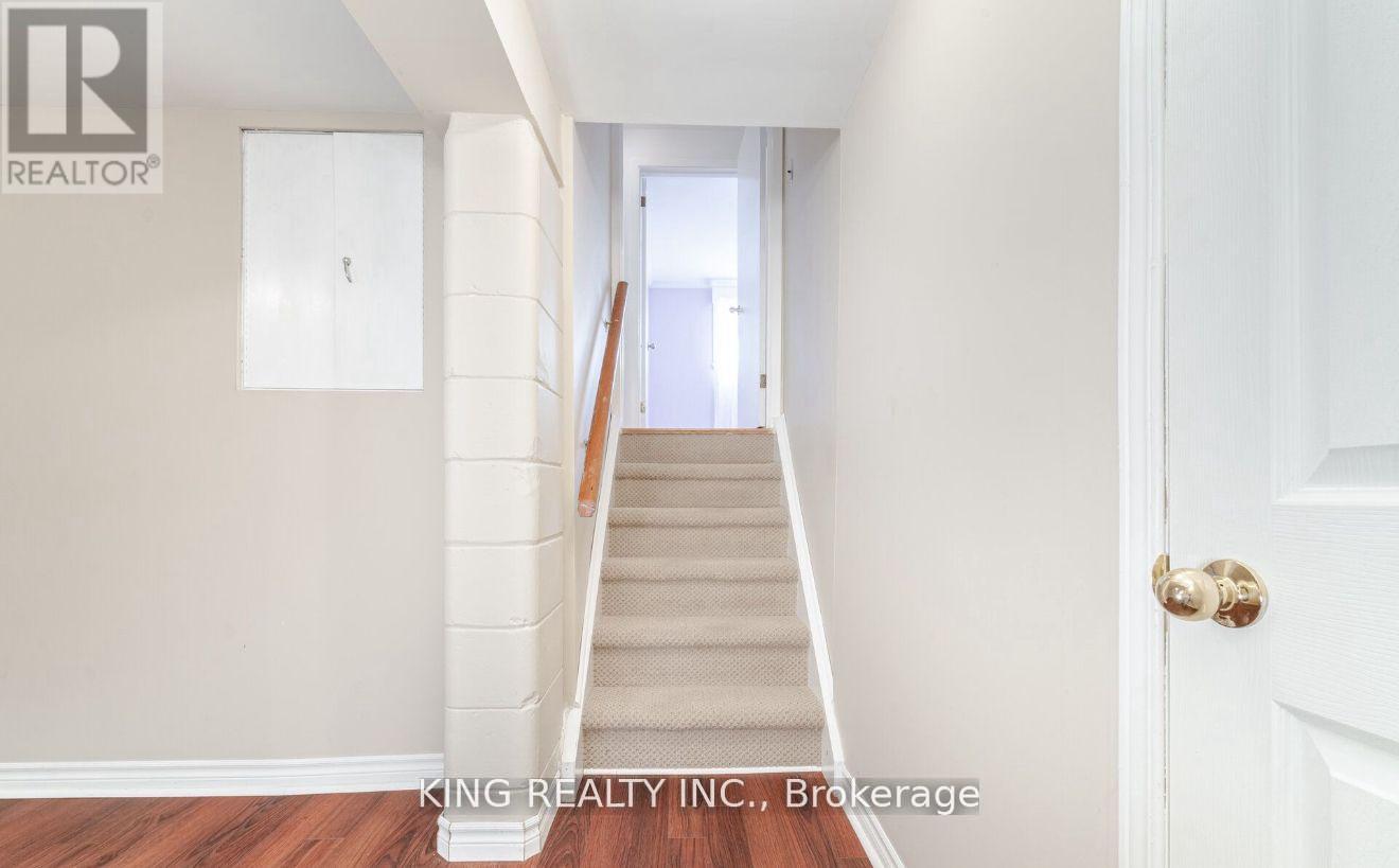 43 Grange Drive, Brampton, Ontario L6X 2H1 - Photo 14 - W12617374