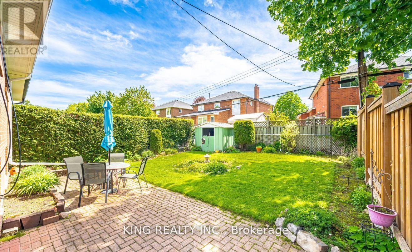 43 Grange Drive, Brampton, Ontario L6X 2H1 - Photo 30 - W12617374