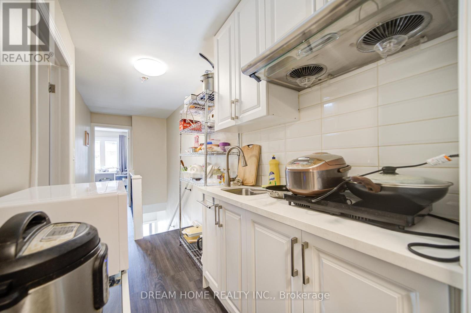 1015 - 1015 Weston Road, Toronto, Ontario M9N 0A2 - Photo 12 - W12617388