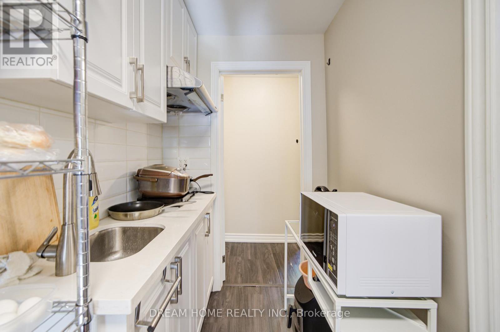 1015 - 1015 Weston Road, Toronto, Ontario M9N 0A2 - Photo 13 - W12617388
