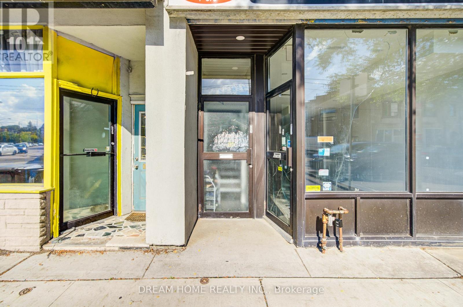 1015 - 1015 Weston Road, Toronto, Ontario M9N 0A2 - Photo 4 - W12617388