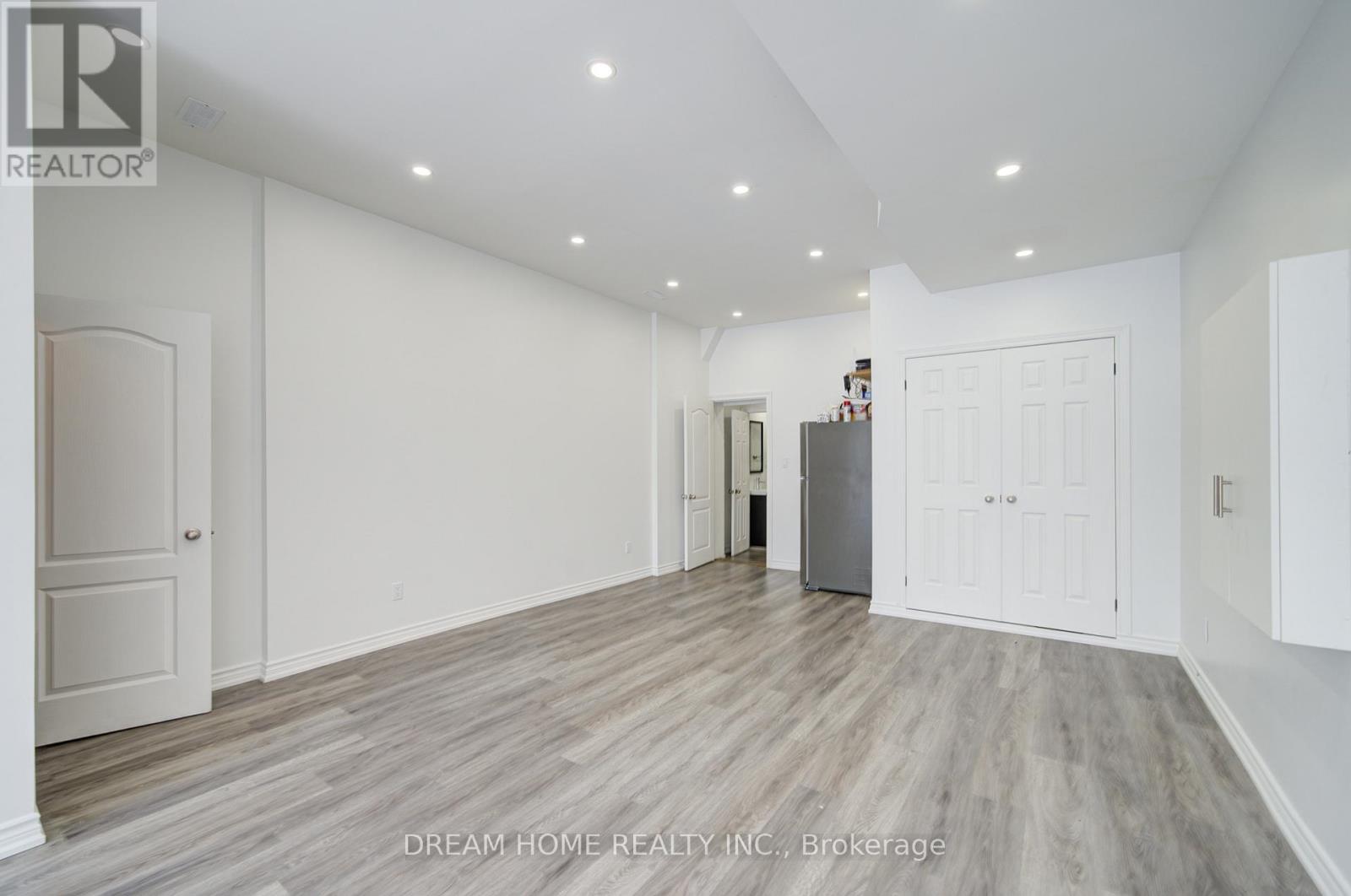 1015 - 1015 Weston Road, Toronto, Ontario M9N 0A2 - Photo 7 - W12617388