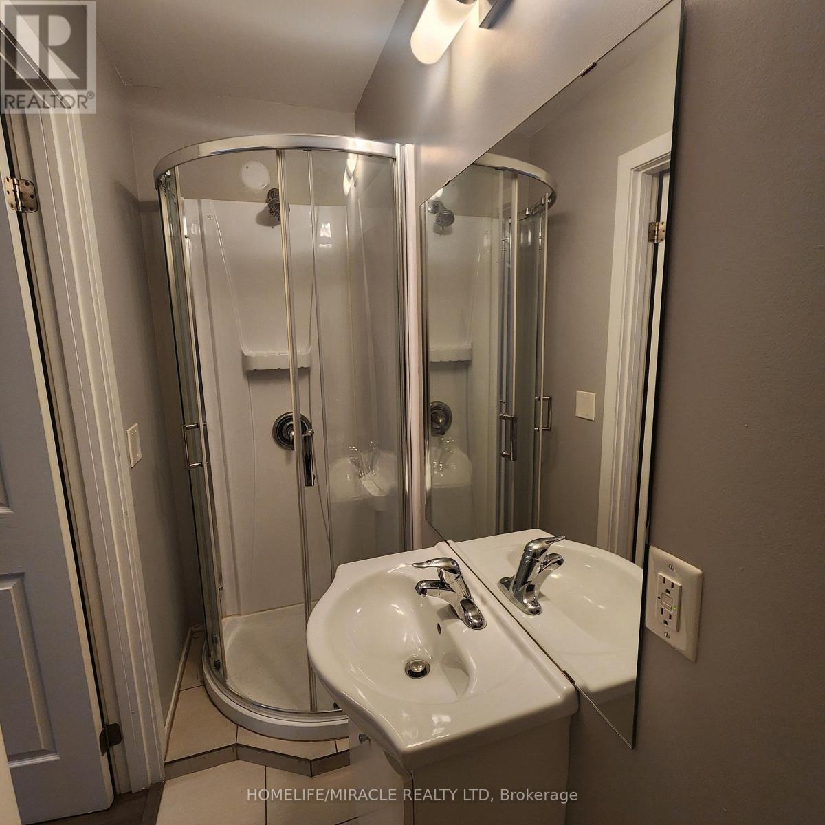14 - 630 Rogers Road, Toronto, Ontario M6M 0B4 - Photo 12 - W12617390