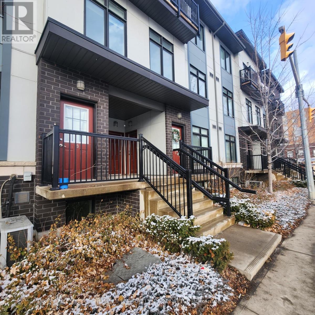 14 - 630 Rogers Road, Toronto, Ontario M6M 0B4 - Photo 2 - W12617390