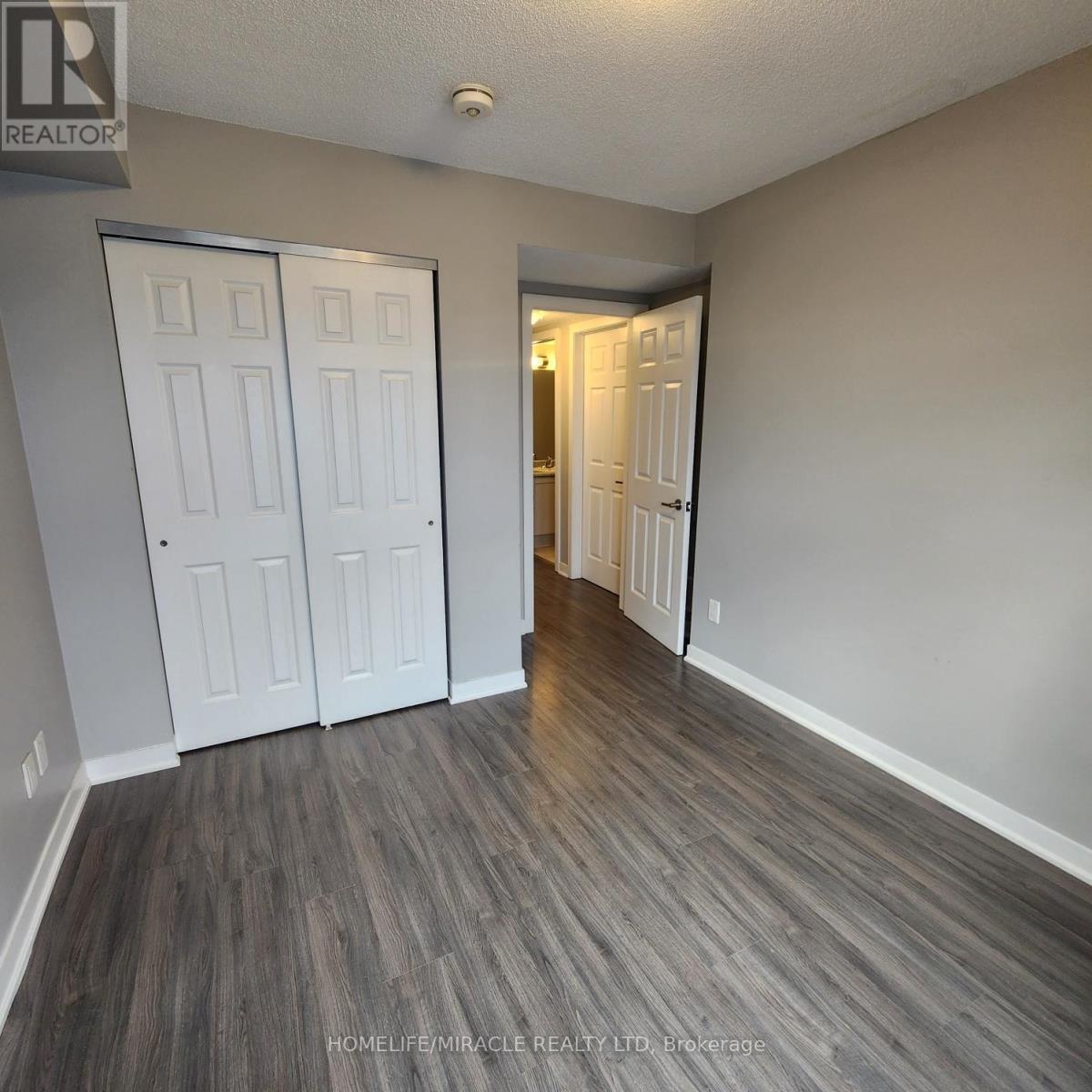 14 - 630 Rogers Road, Toronto, Ontario M6M 0B4 - Photo 4 - W12617390