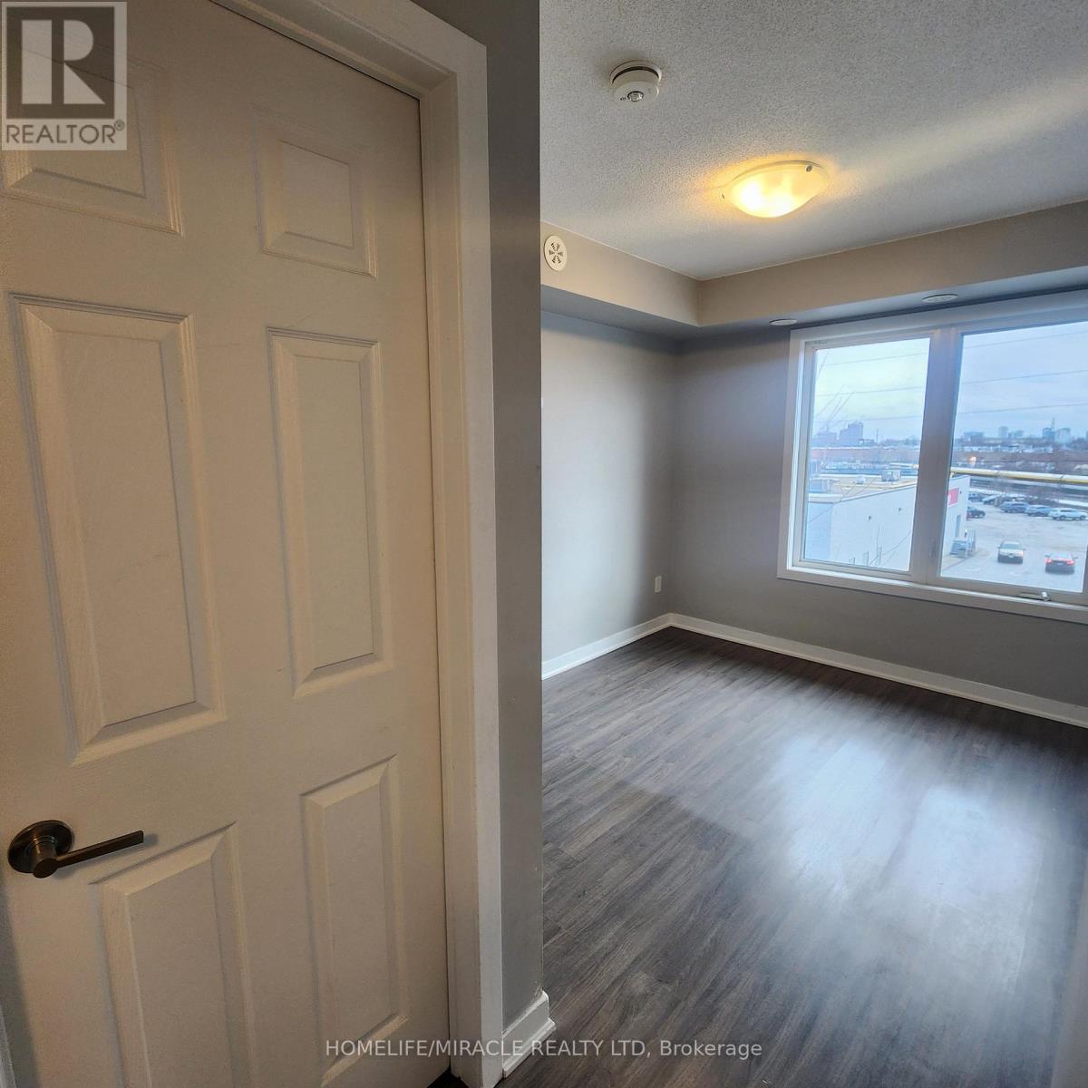 14 - 630 Rogers Road, Toronto, Ontario M6M 0B4 - Photo 8 - W12617390