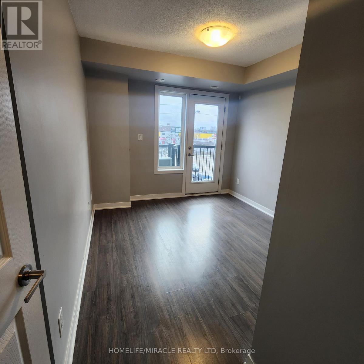 14 - 630 Rogers Road, Toronto, Ontario M6M 0B4 - Photo 9 - W12617390