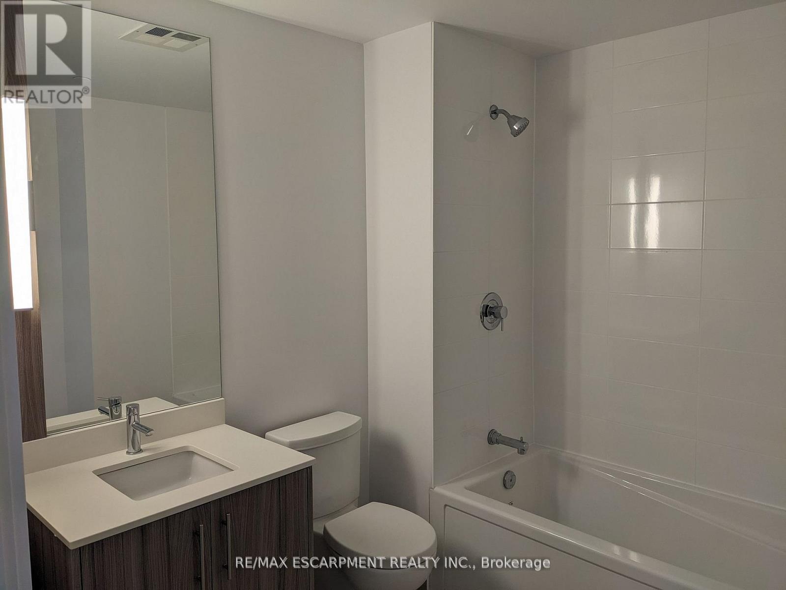 910 - 225 Veterans Drive, Brampton, Ontario L7A 5L7 - Photo 4 - W12617412