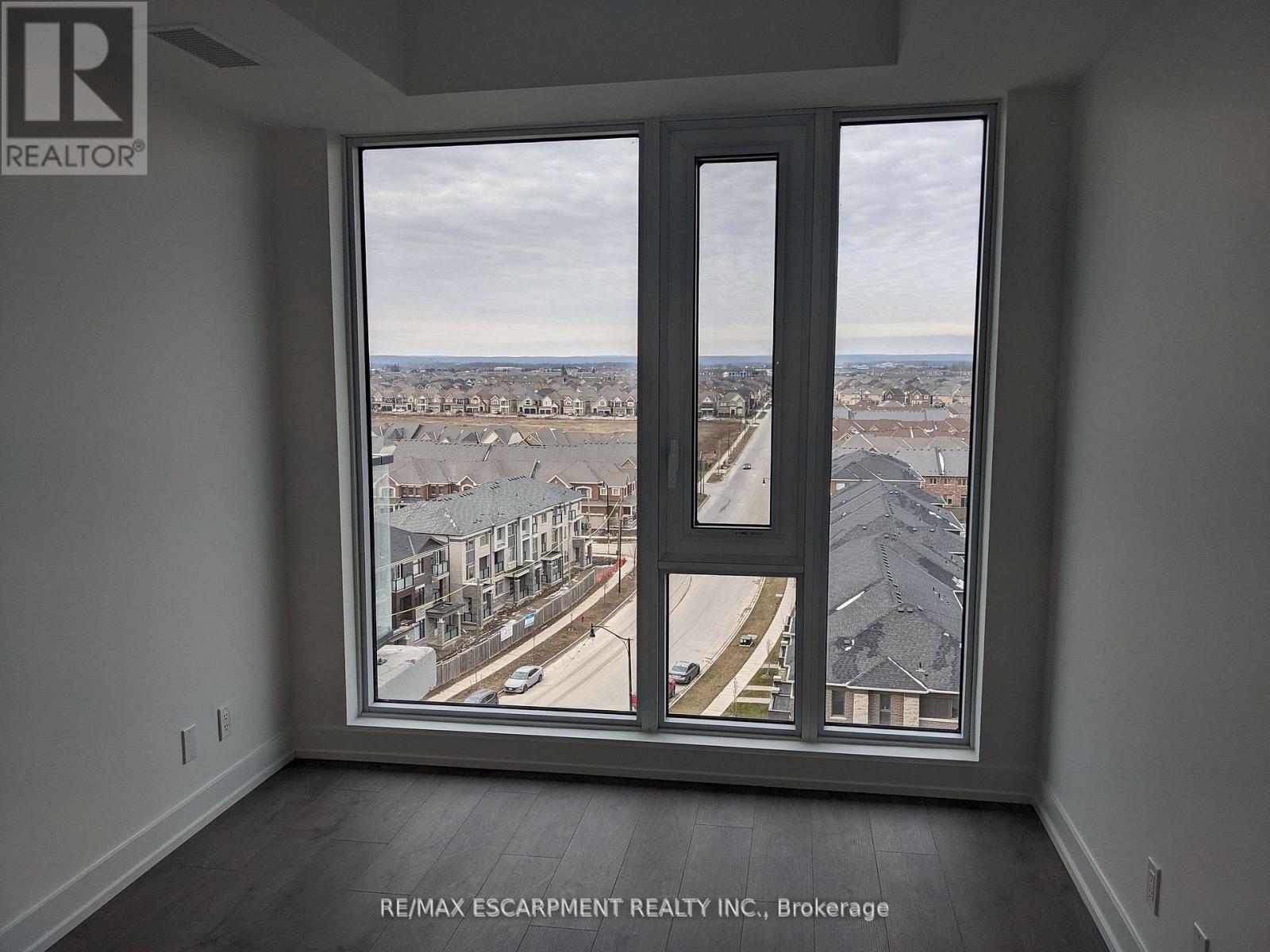 910 - 225 Veterans Drive, Brampton, Ontario L7A 5L7 - Photo 8 - W12617412