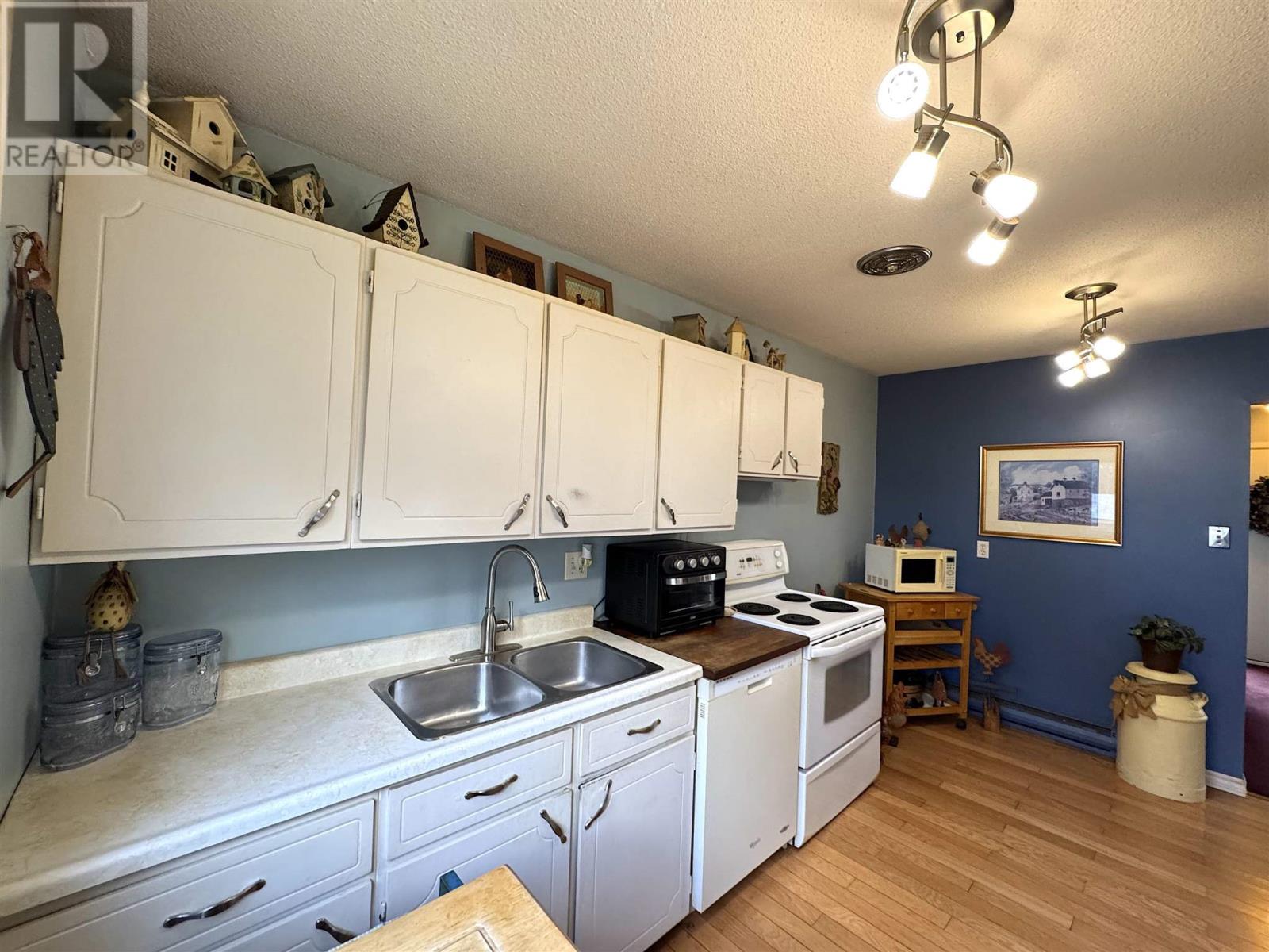 24 Muriel, Sault Ste. Marie, Ontario P6A 6X4 - Photo 9 - SM253267