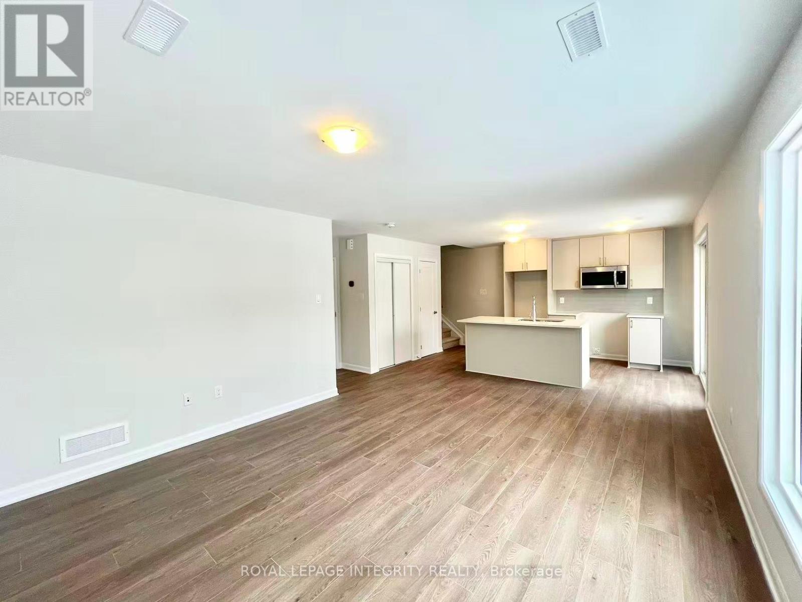 1120 Creekway Private, Ottawa, Ontario  K2T 0S9 - Photo 10 - X12617432