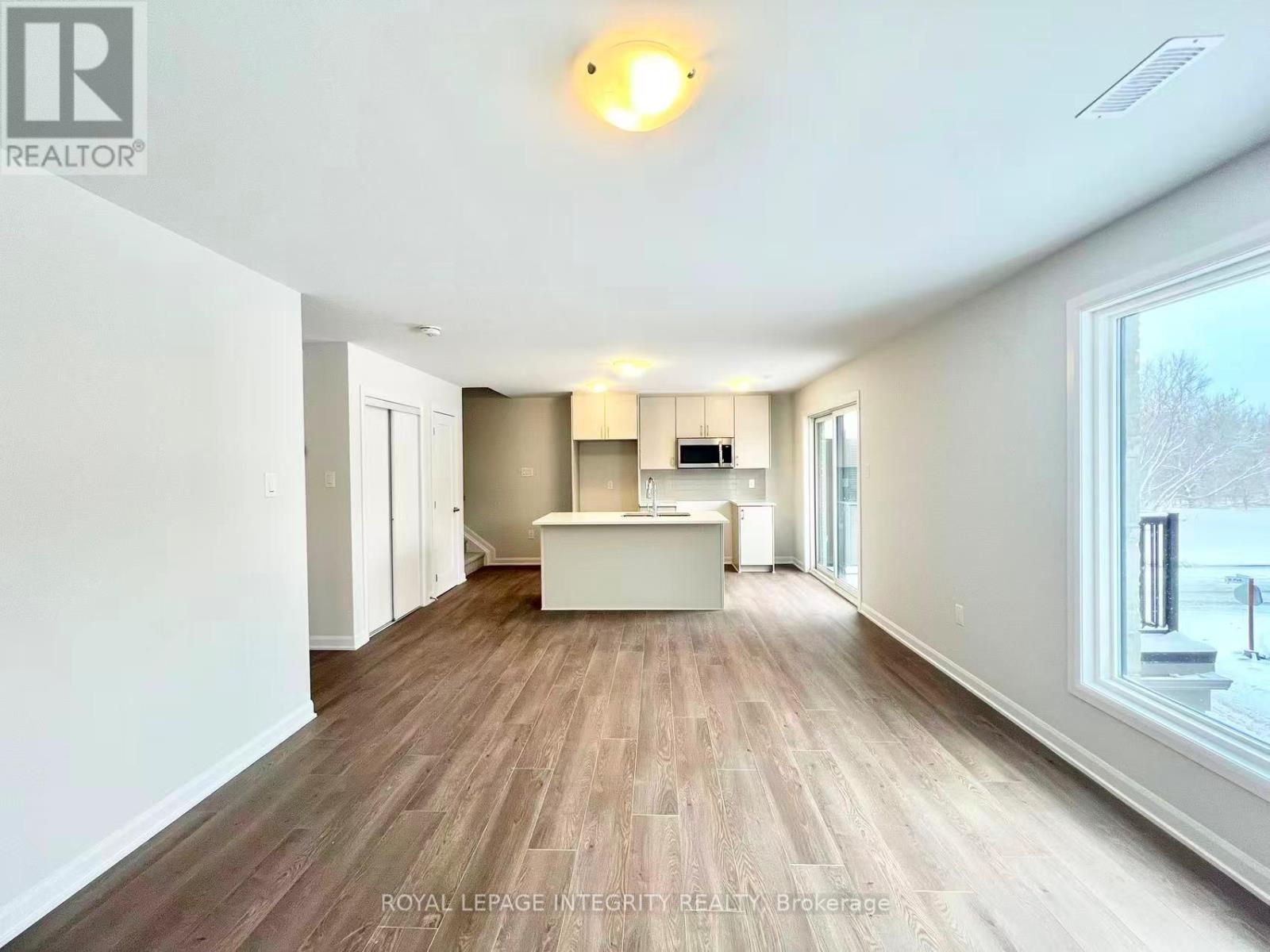 1120 Creekway Private, Ottawa, Ontario  K2T 0S9 - Photo 11 - X12617432