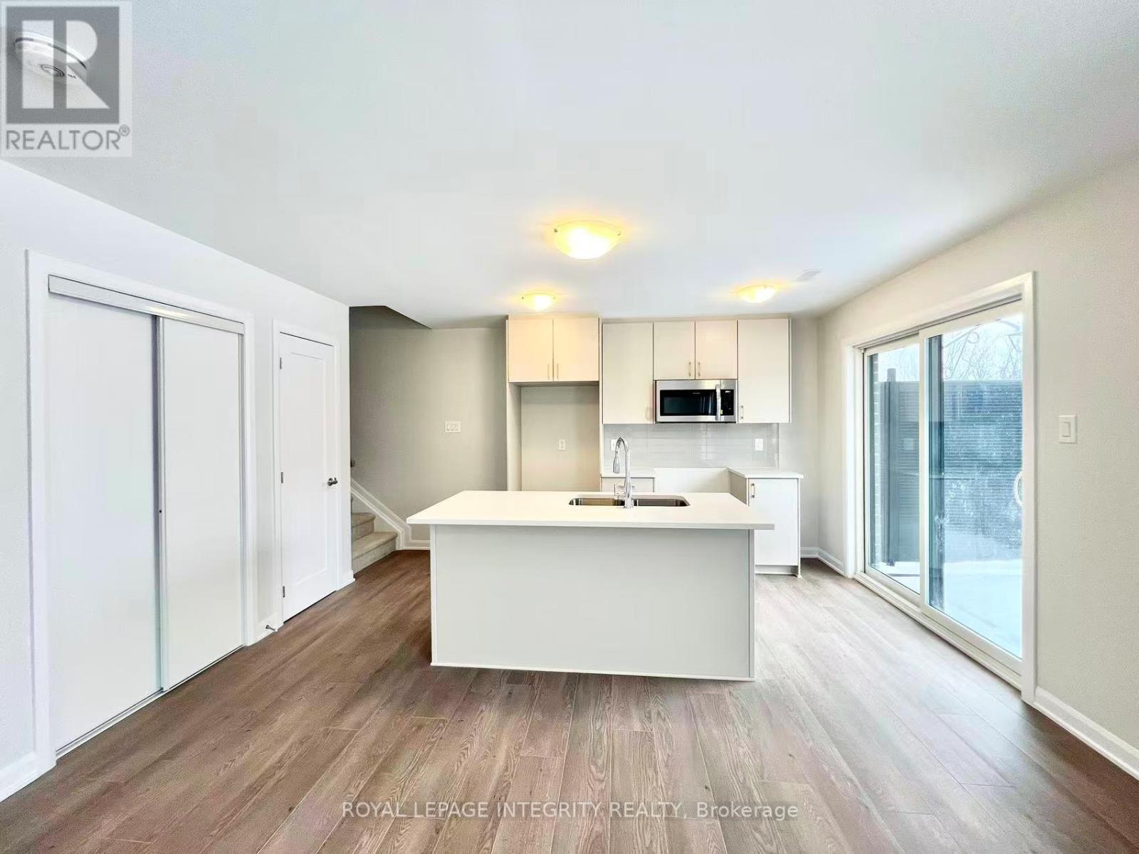 1120 Creekway Private, Ottawa, Ontario  K2T 0S9 - Photo 12 - X12617432